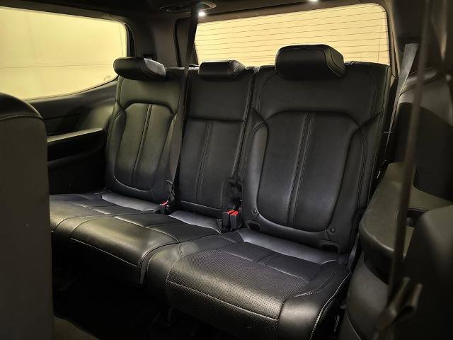 Used 2024 Jeep Wagoneer Series II w/ Flexible Seating Group image 33