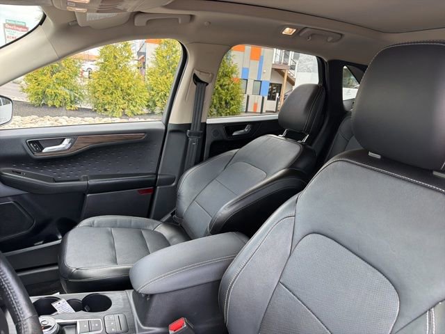 Certified 2020 Ford Escape Titanium image 17