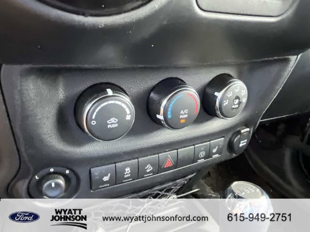 Used 2017 Jeep Wrangler Unlimited Sahara AWD/4WD image 33