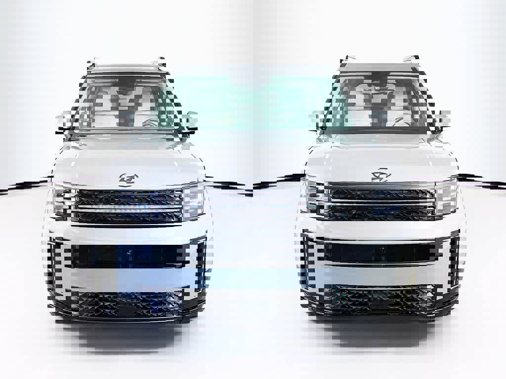 Used 2025 Hyundai Santa Fe Calligraphy image 8