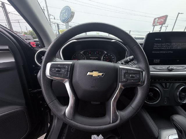 Used 2025 Chevrolet Blazer LT FWD image 40