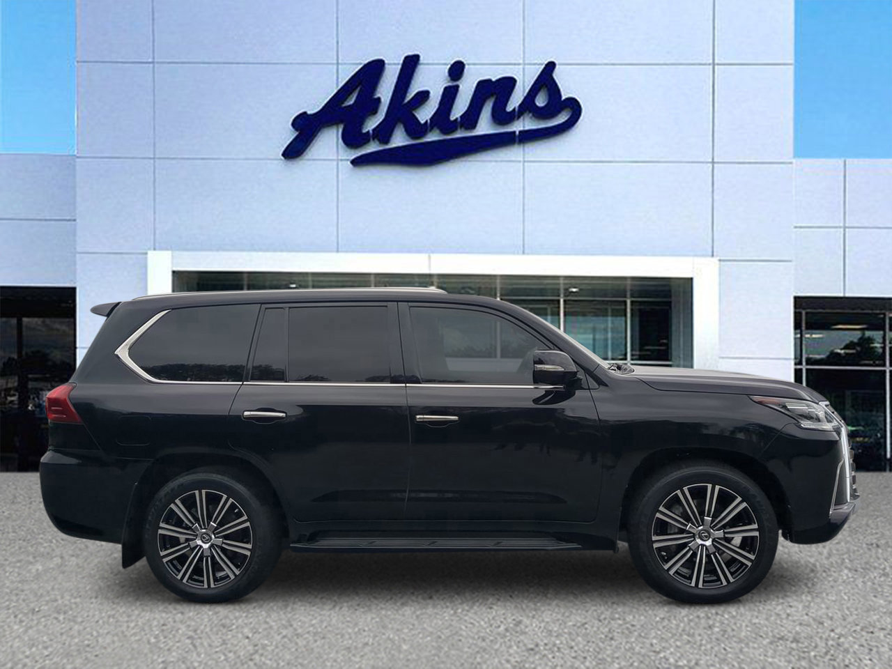 Used 2020 Lexus LX 570 4WD w/ 3rd Row & Luxury Pkg image 5