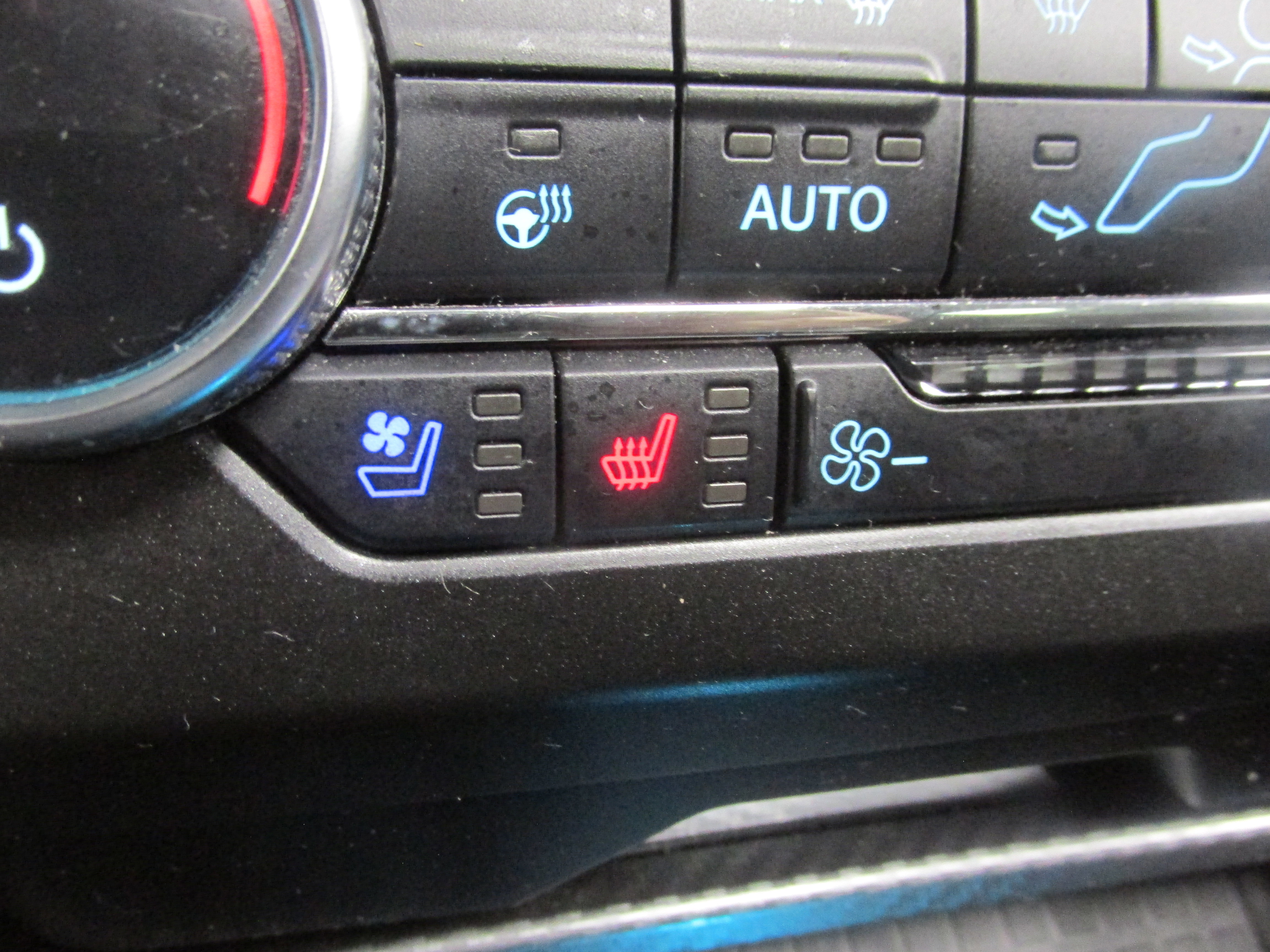 Certified 2020 Ford Expedition Limited w/ Equipment Group 303A image 41