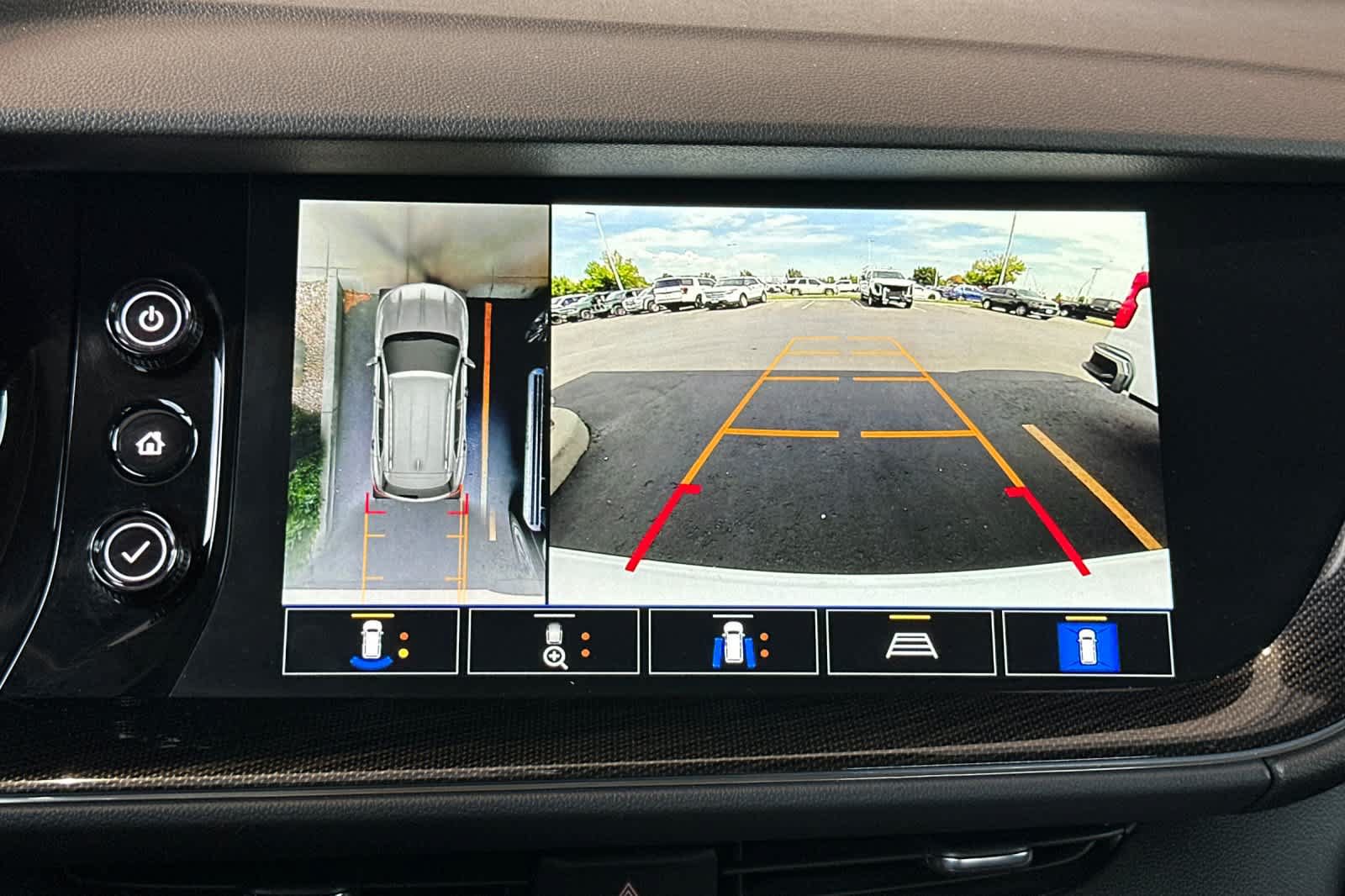 Used 2022 Buick Envision Essence w/ Technology Package I FWD image 19