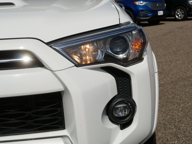 Used 2022 Toyota 4Runner TRD Off-Road AWD/4WD image 9