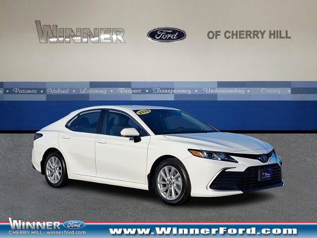 Used 2022 Toyota Camry LE image 6