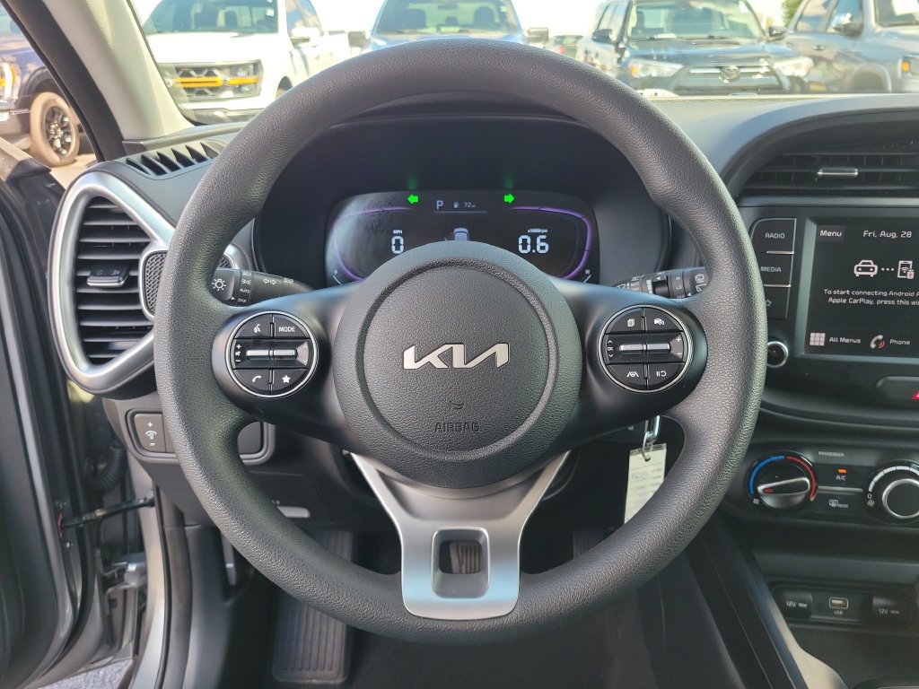 Used 2025 Kia Soul LX w/ LX Technology Package FWD image 24