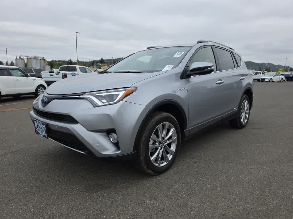Used 2018 Toyota RAV4 Limited AWD/4WD image 2