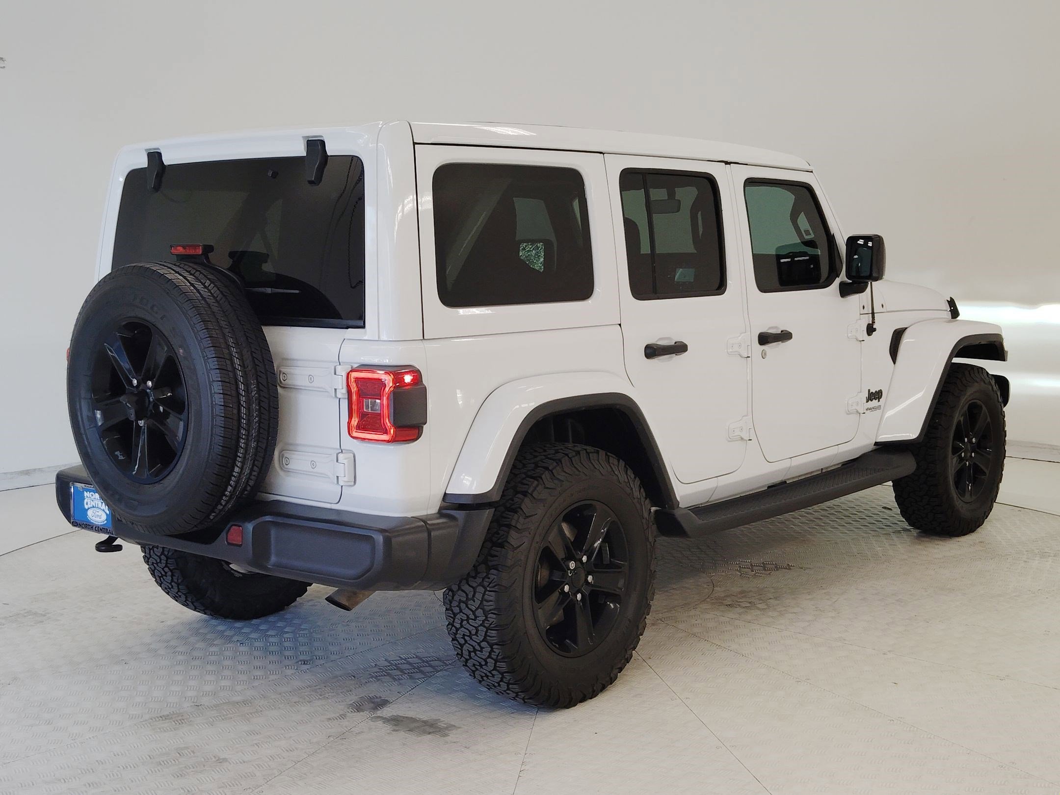 Used 2019 Jeep Wrangler Unlimited Sahara image 6