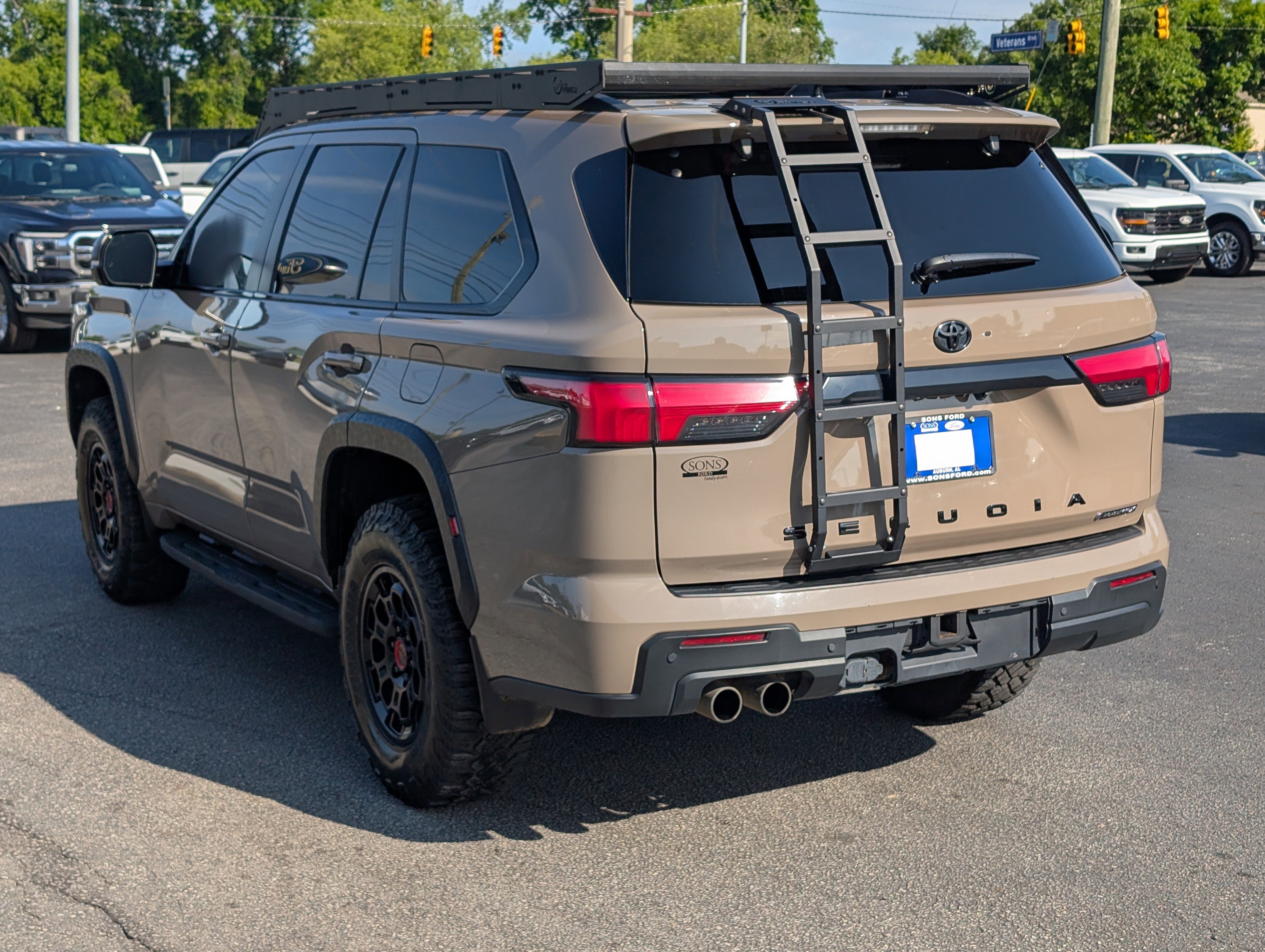 Used 2025 Toyota Sequoia TRD Pro AWD/4WD image 13