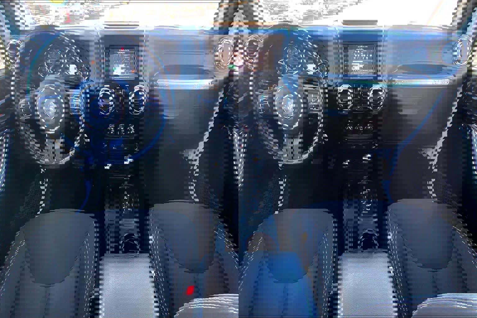 Used 2018 Jeep Wrangler Unlimited Sahara image 15