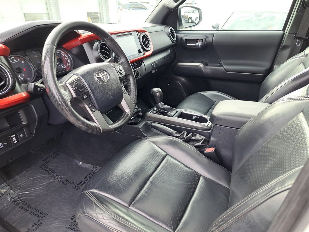 Used 2019 Toyota Tacoma TRD Sport image 11