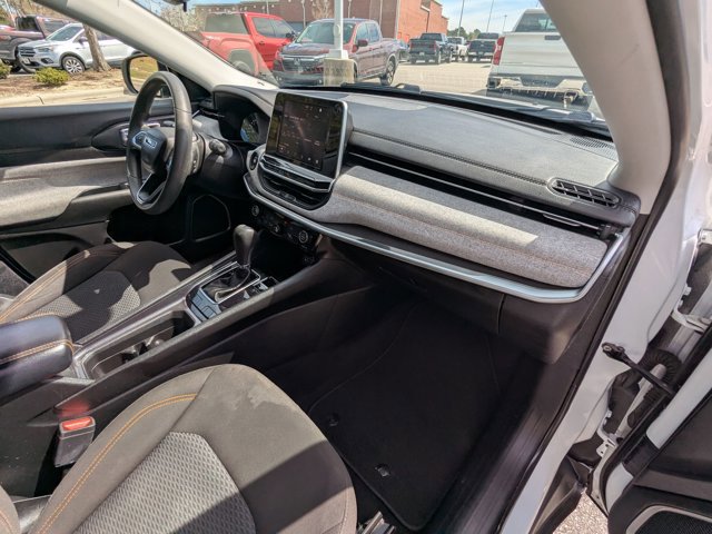 Used 2022 Jeep Compass Sport image 39