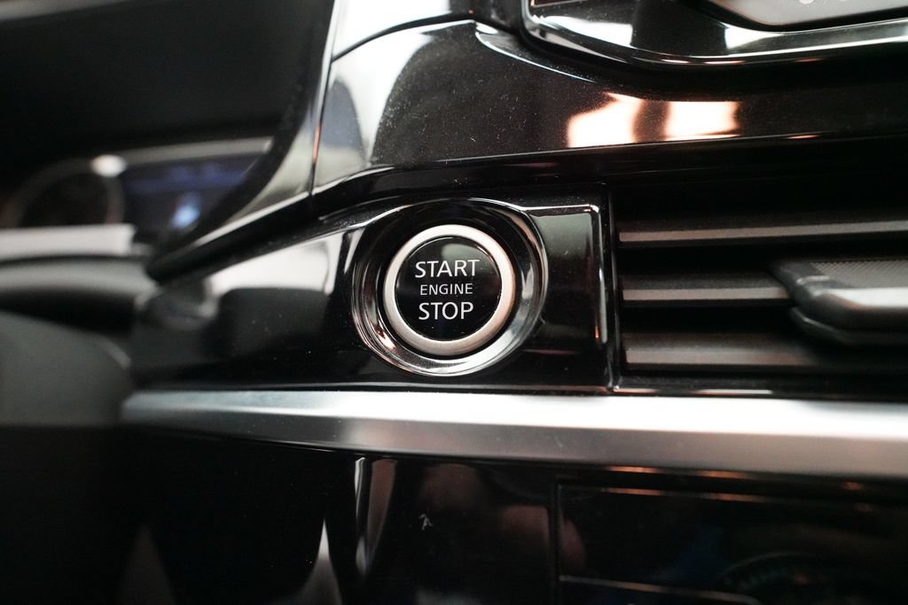 Used 2022 Nissan Pathfinder SV AWD/4WD image 30