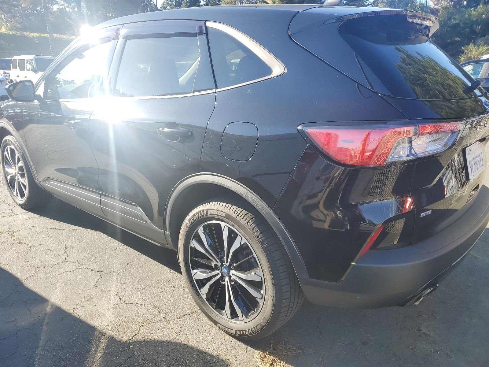 Certified 2022 Ford Escape SE w/ SE Sport Appearance Package image 4