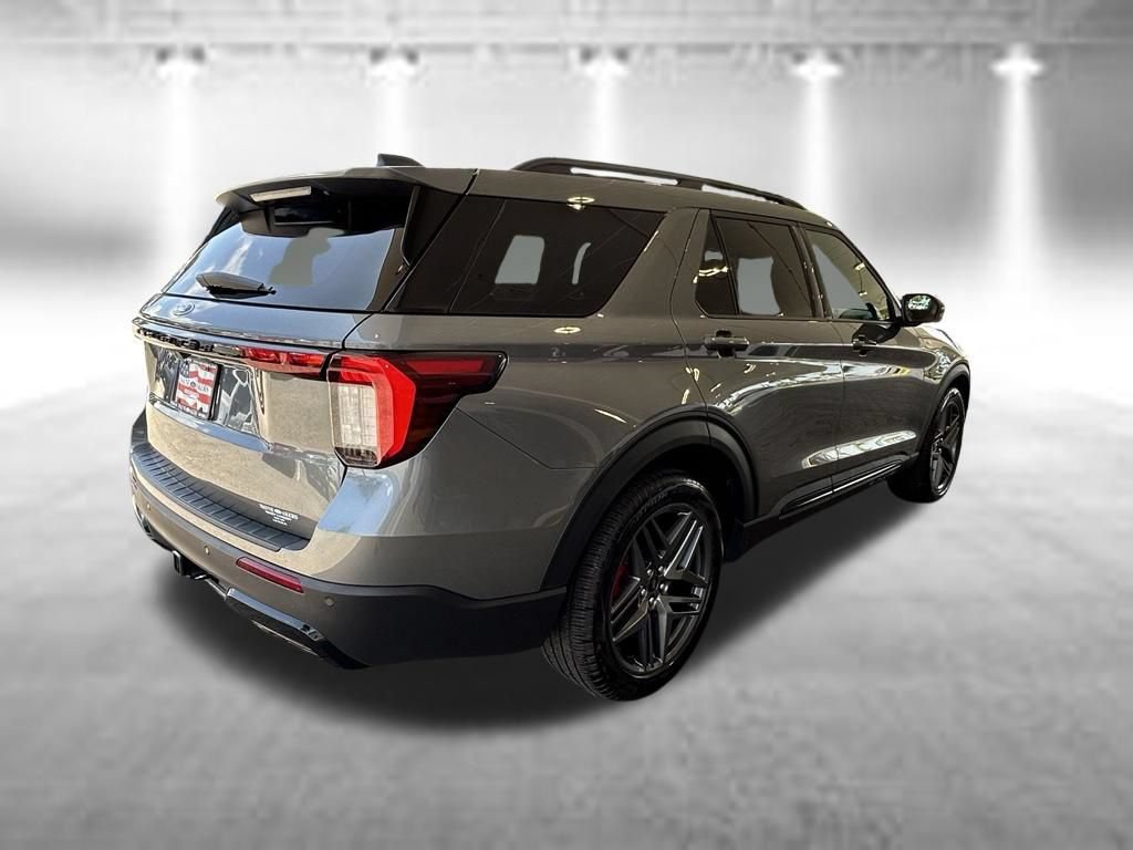 Certified 2026 Ford Explorer ST-Line w/ ST-Line Street Pack RWD image 4