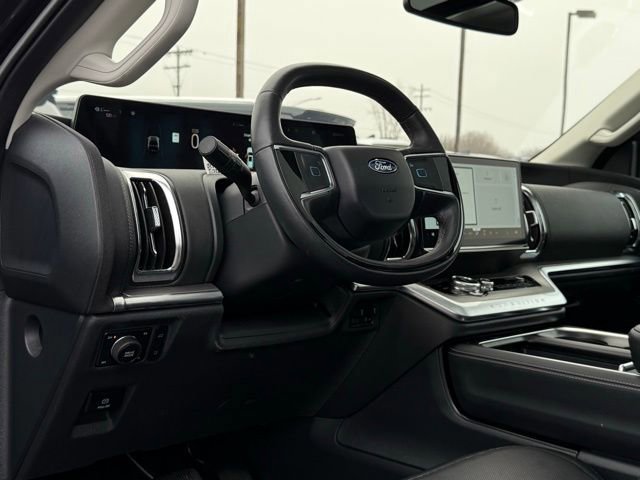 Certified 2025 Ford Expedition Platinum image 39