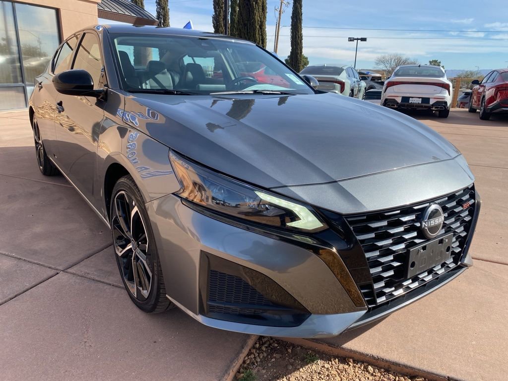 Used 2024 Nissan Altima 2.5 SR image 9