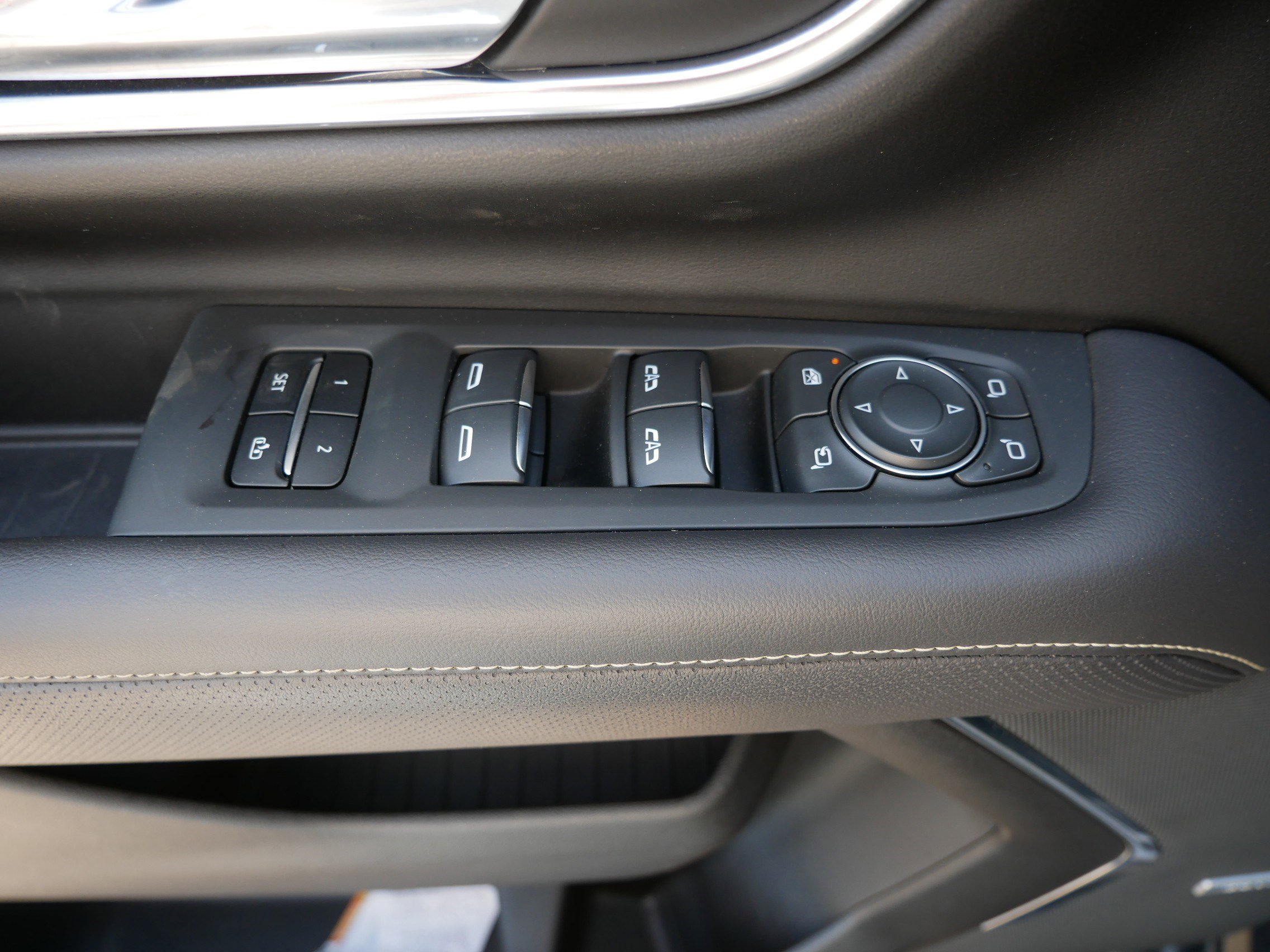 Used 2021 Chevrolet Tahoe Premier AWD/4WD image 20