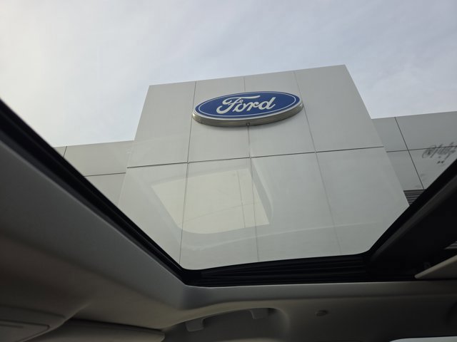 Certified 2025 Ford Explorer Active w/ Active Comfort Package image 21