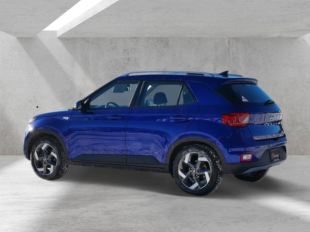 Used 2022 Hyundai Venue SEL image 4