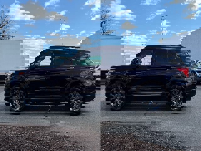 Certified 2022 Ford Explorer XLT w/ Equipment Group 202A image 2