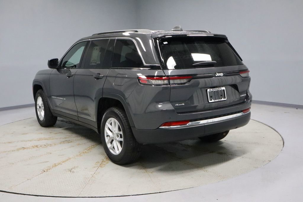 Used 2024 Jeep Grand Cherokee Laredo X w/ Luxury Tech Group I AWD/4WD image 9