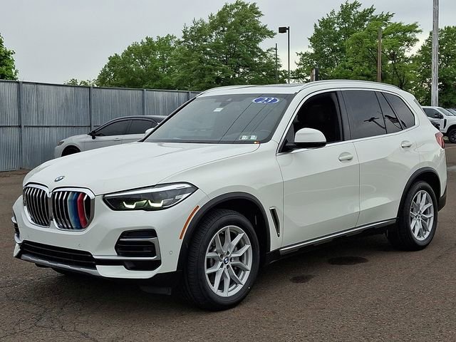 Used 2023 BMW X5 xDrive40i w/ Premium Package AWD/4WD image 3