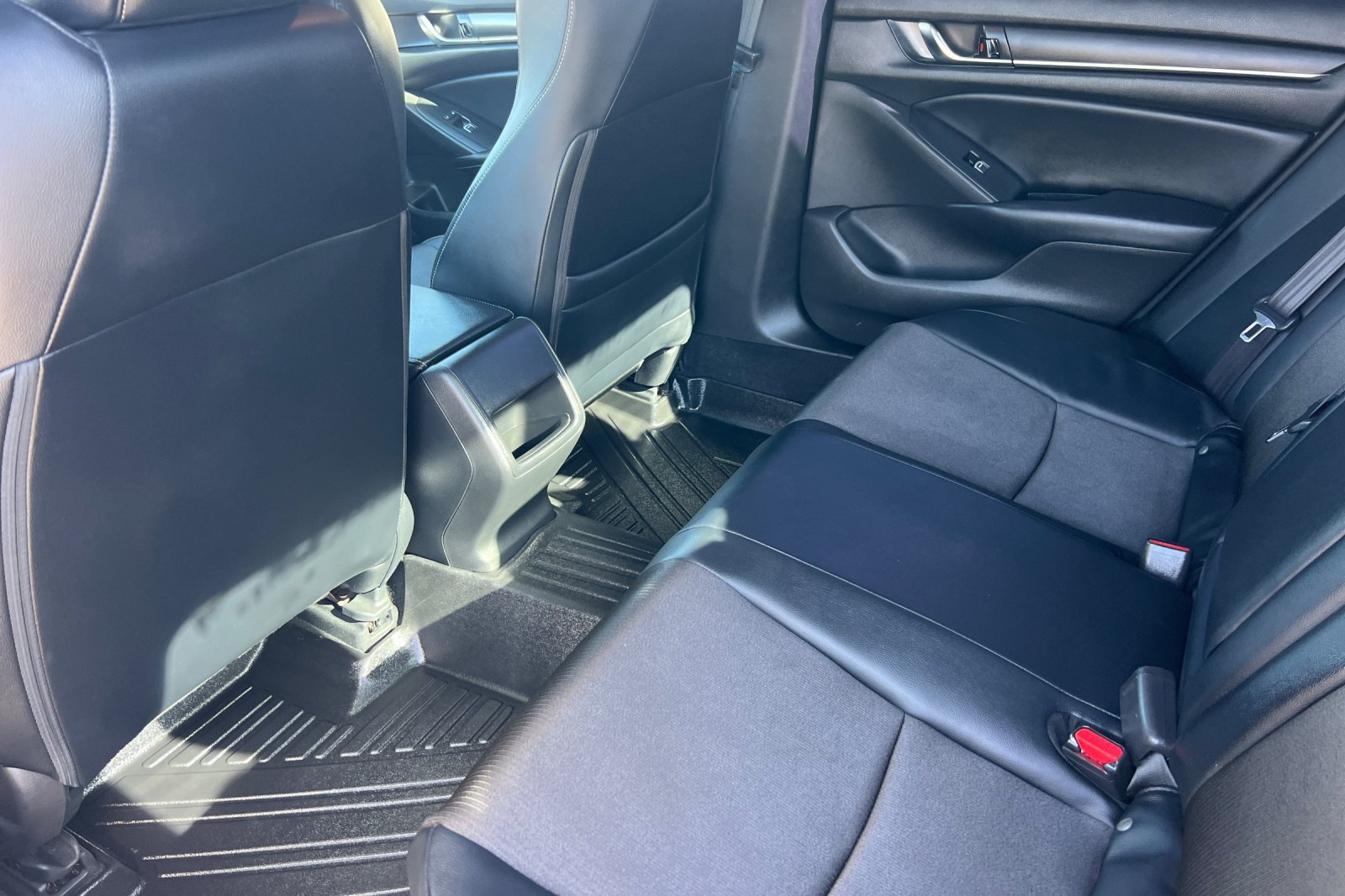 Used 2018 Honda Accord Sport image 13