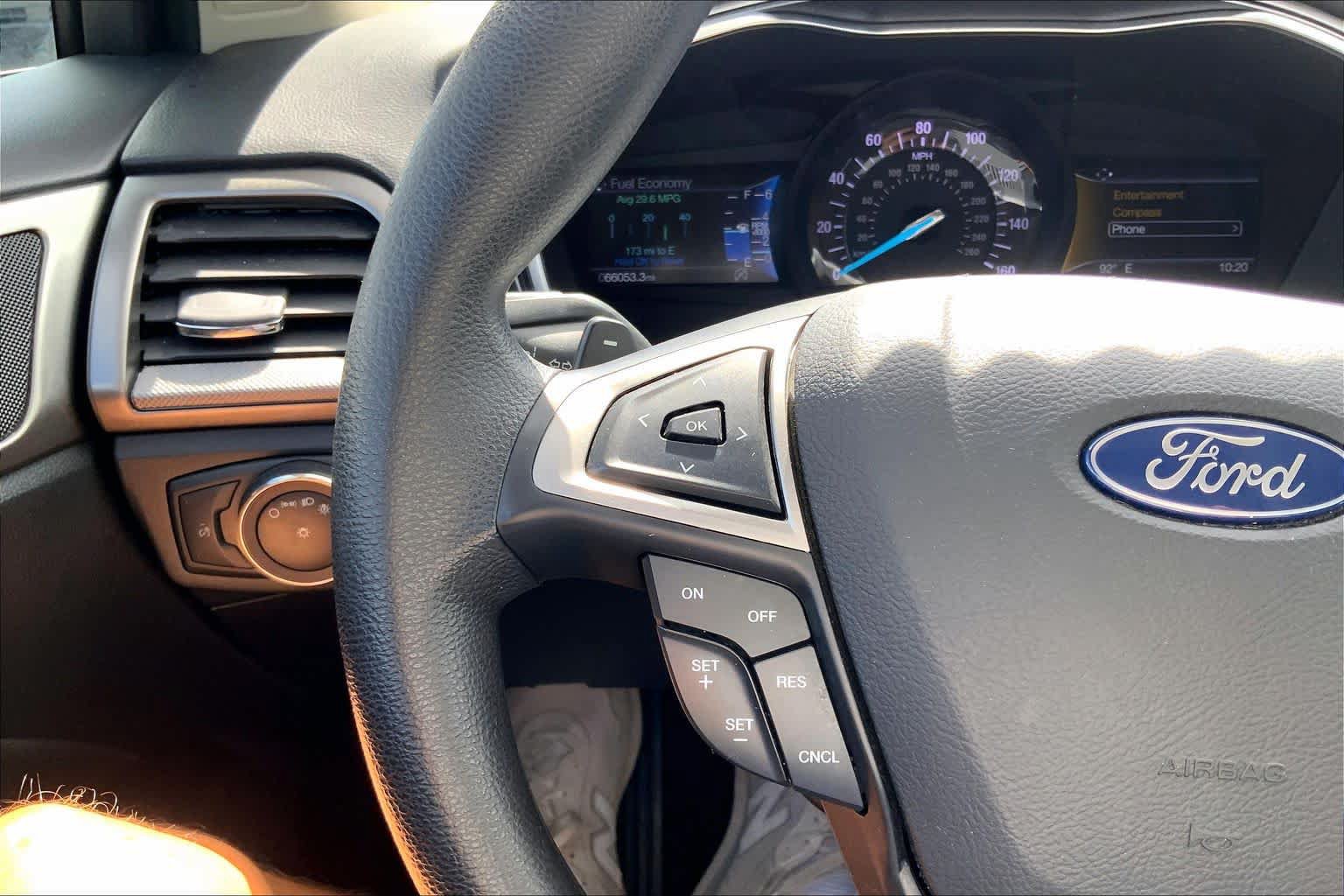 Certified 2019 Ford Fusion SE FWD image 23