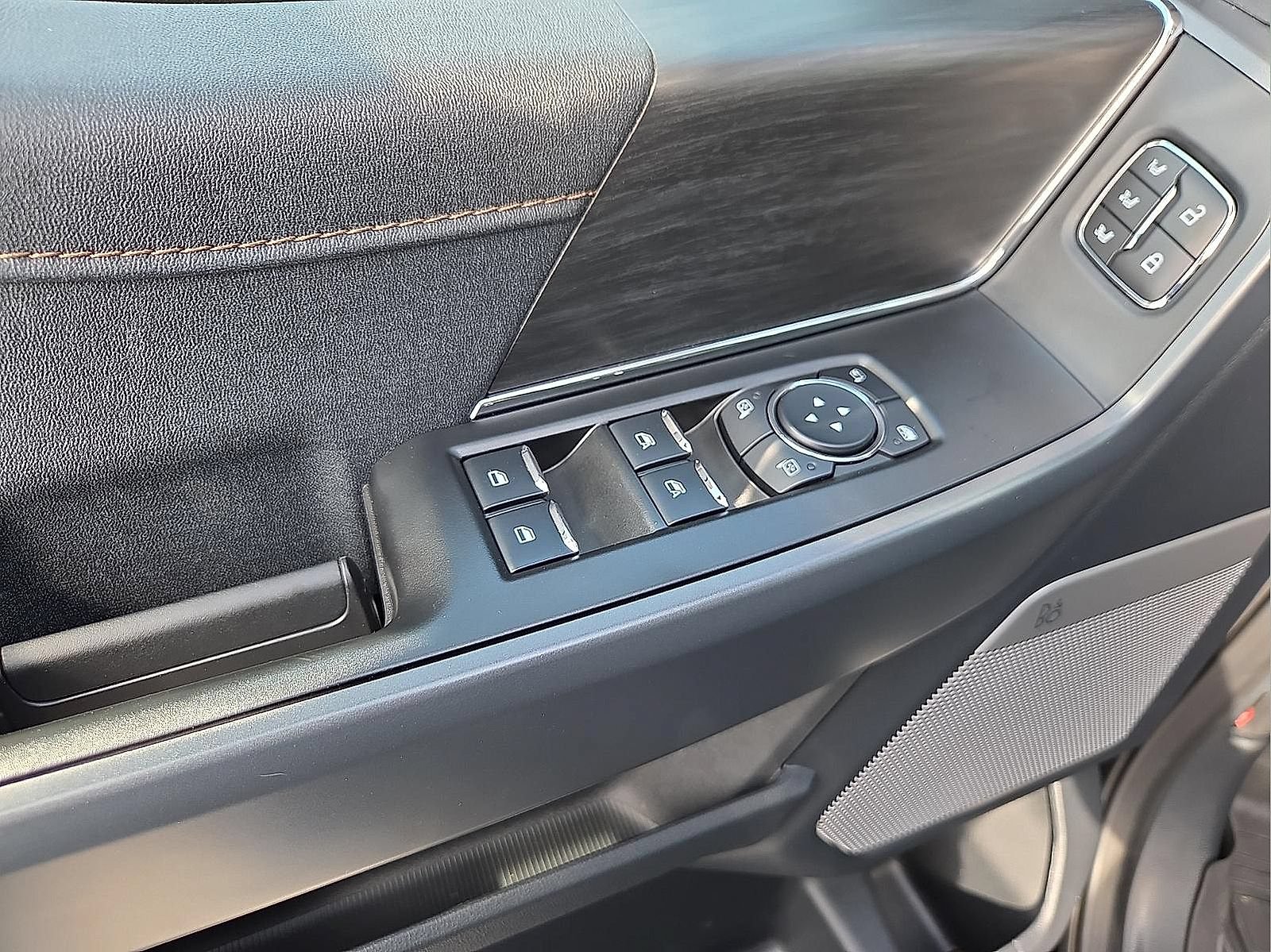 Certified 2025 Ford F150 Lightning Lariat AWD/4WD image 13