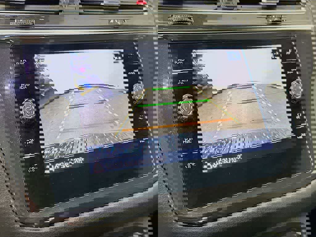 Used 2024 Volkswagen Tiguan SE R-Line image 28