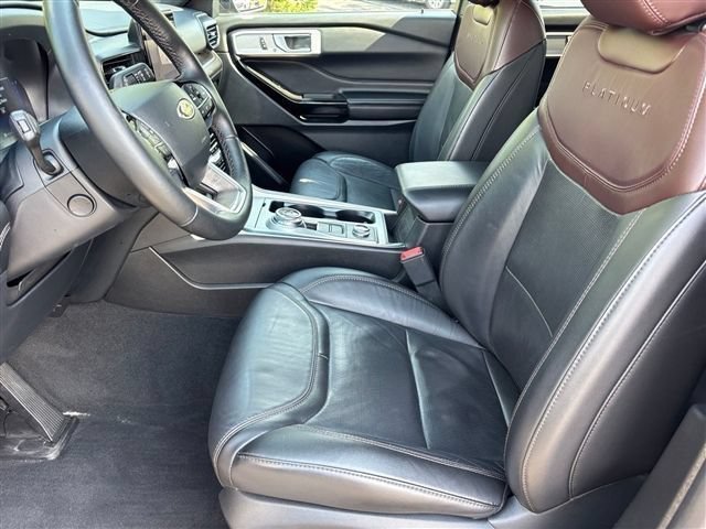 Certified 2023 Ford Explorer Platinum w/ Equipment Group 601A AWD/4WD image 17