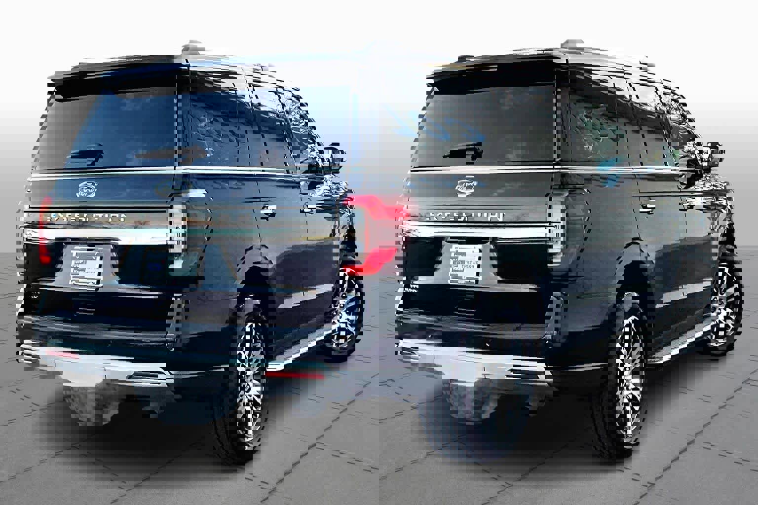 Certified 2023 Ford Expedition Limited image 12