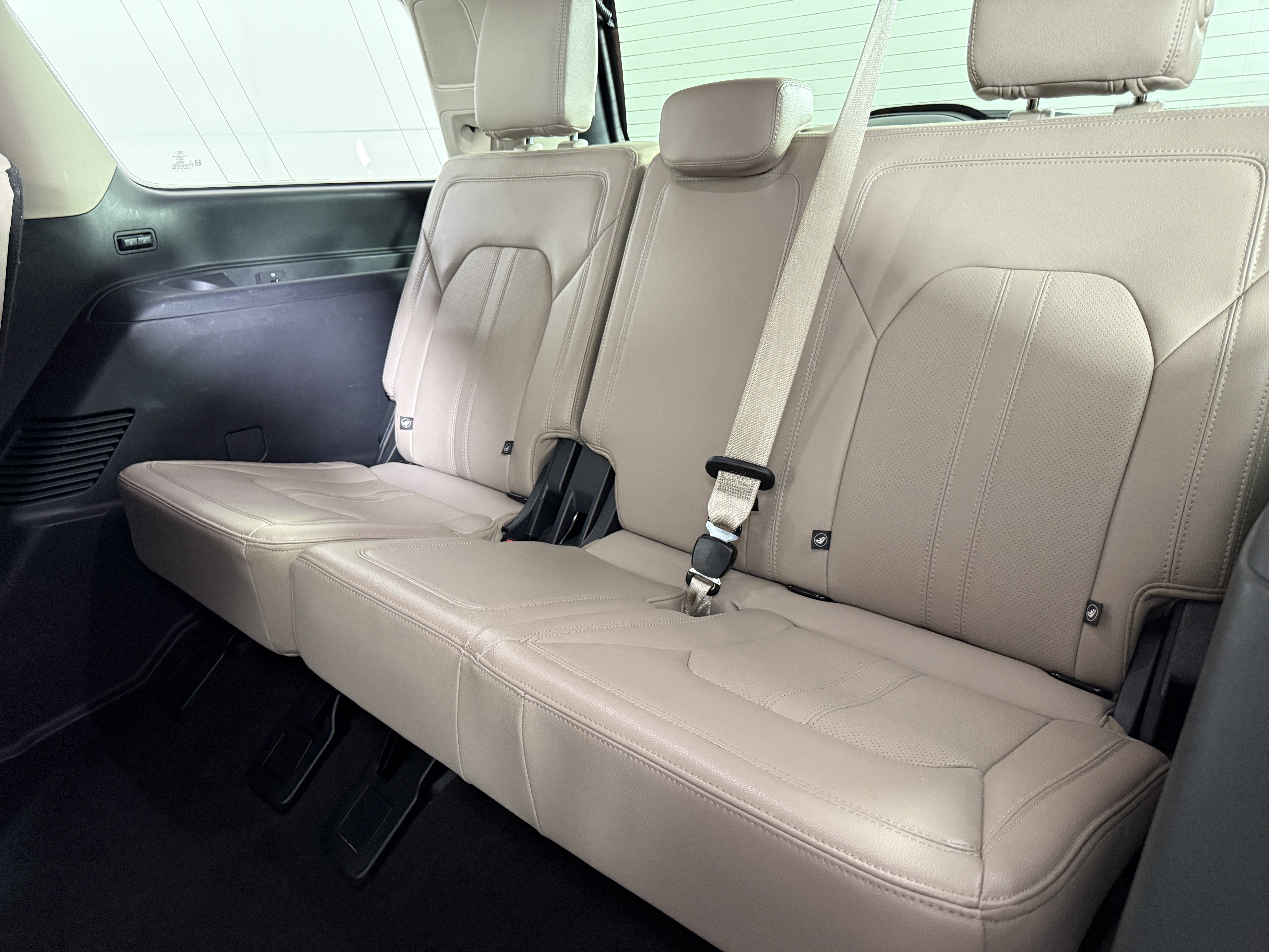 Certified 2024 Ford Expedition Limited image 16