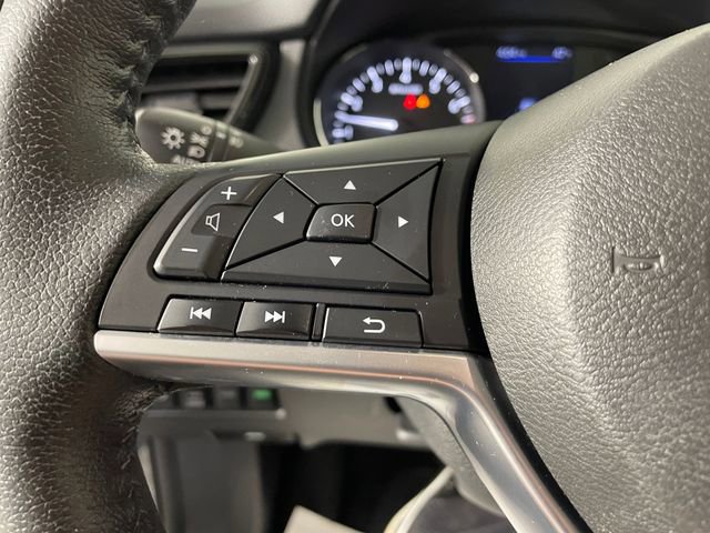 Used 2019 Nissan Rogue SL w/ Premium Package image 16