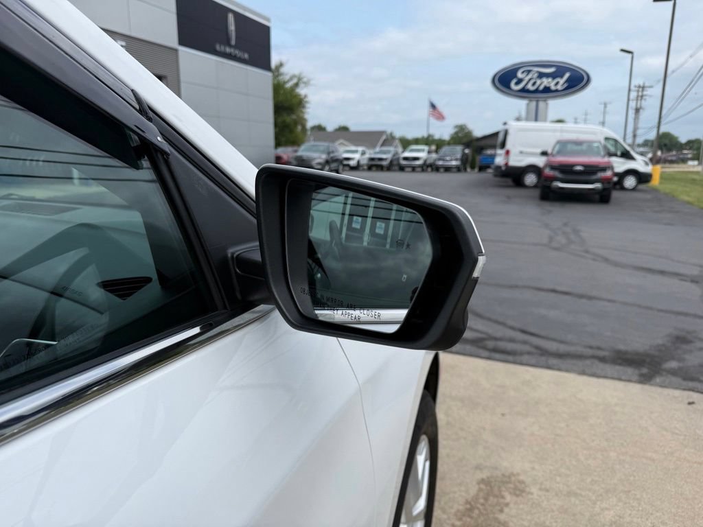 Used 2024 Chevrolet Equinox LT AWD/4WD image 9
