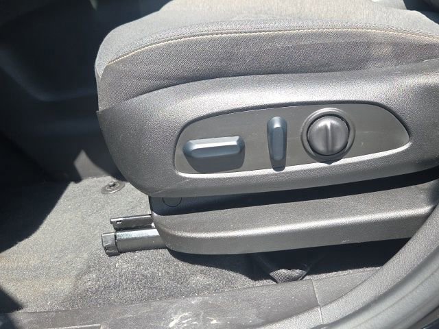 Used 2024 Chevrolet Equinox LT w/ Driver Convenience Package FWD image 26