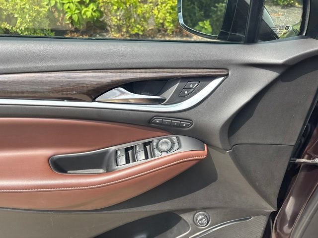 Used 2021 Buick Enclave Avenir w/ Avenir Technology Package AWD/4WD image 15