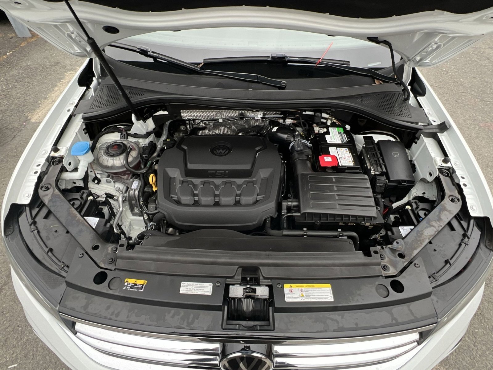 Used 2022 Volkswagen Tiguan SE image 27