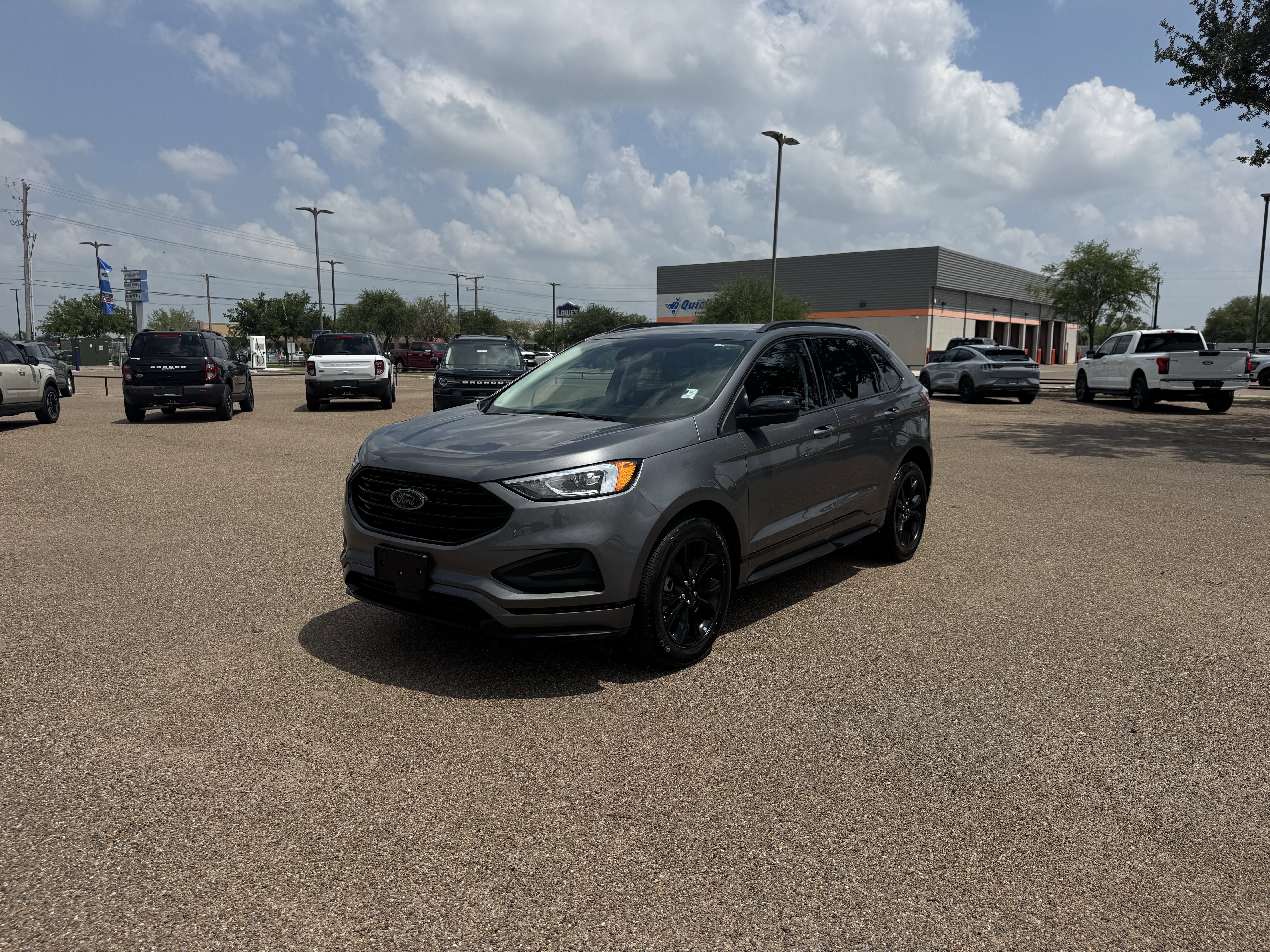 Certified 2024 Ford Edge SE w/ Black Appearance Package