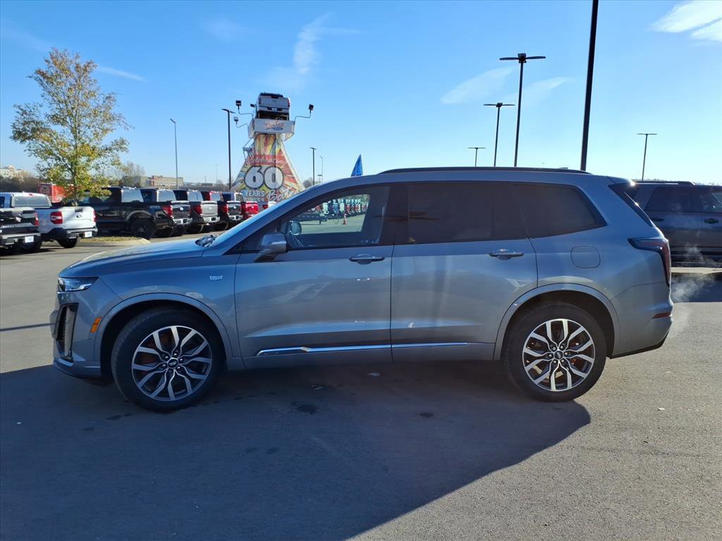 Used 2024 Cadillac XT6 Sport w/ Technology Package image 2