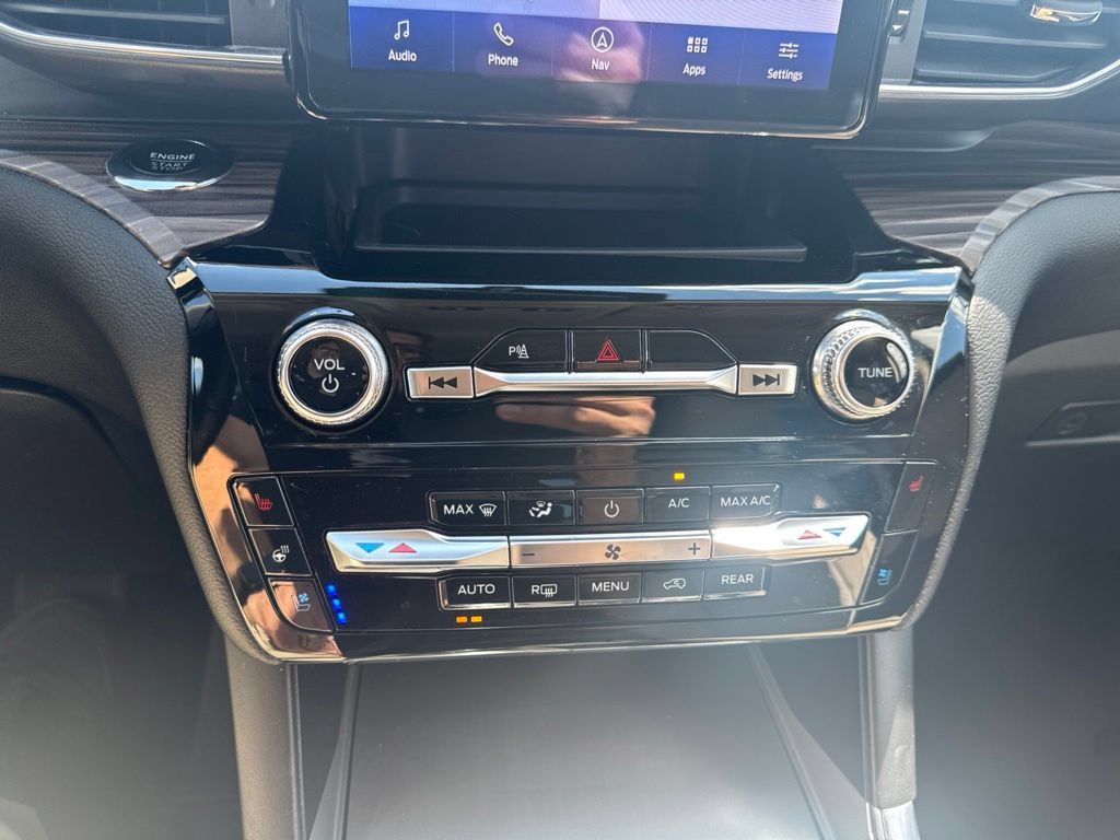 Certified 2023 Ford Explorer Limited w/ Equipment Group 301A AWD/4WD image 8