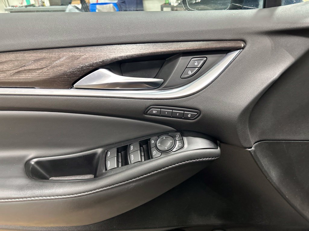 Used 2022 Buick Enclave Avenir w/ Trailering Package, 5000 lbs. AWD/4WD image 10