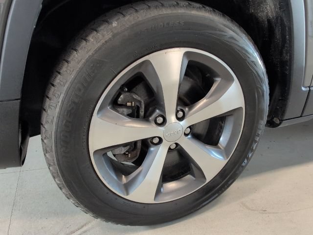 Used 2022 Jeep Cherokee Limited AWD/4WD image 9