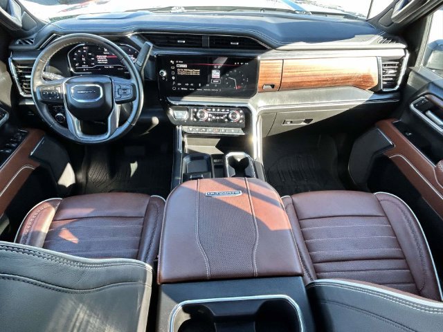 Used 2025 GMC Sierra 2500 Denali Ultimate w/ Max Trailering Package AWD/4WD image 4