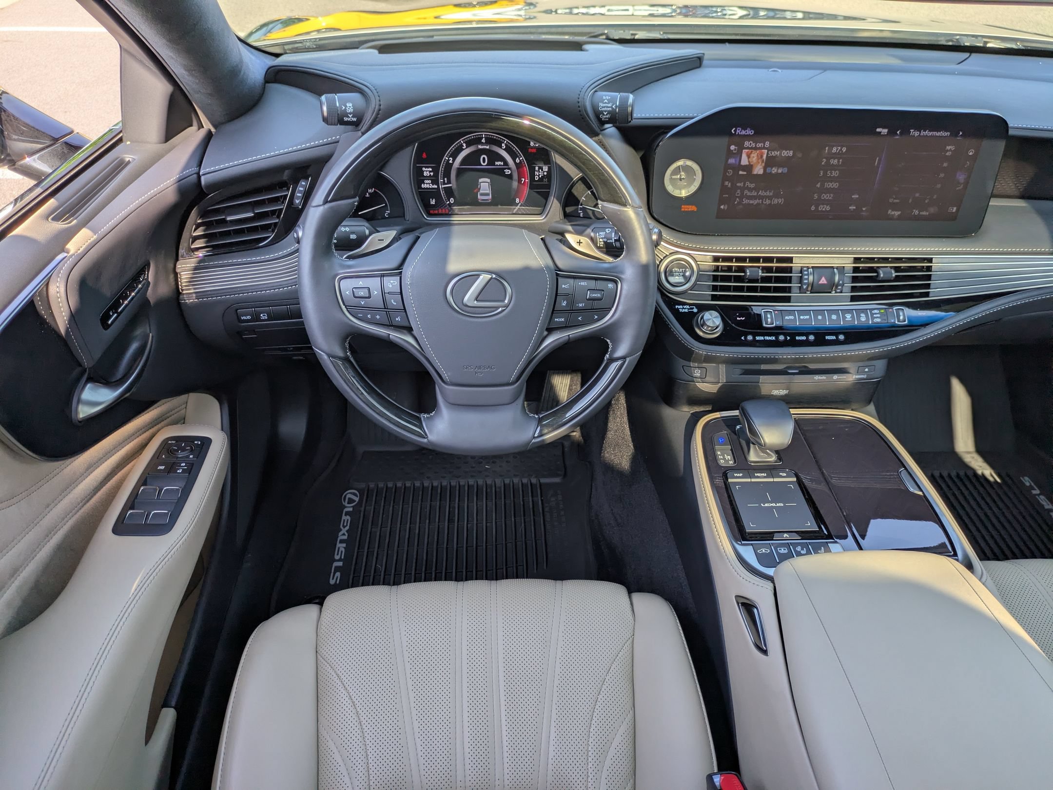 Used 2022 Lexus LS 500 w/ Interior Upgrade Package RWD image 32