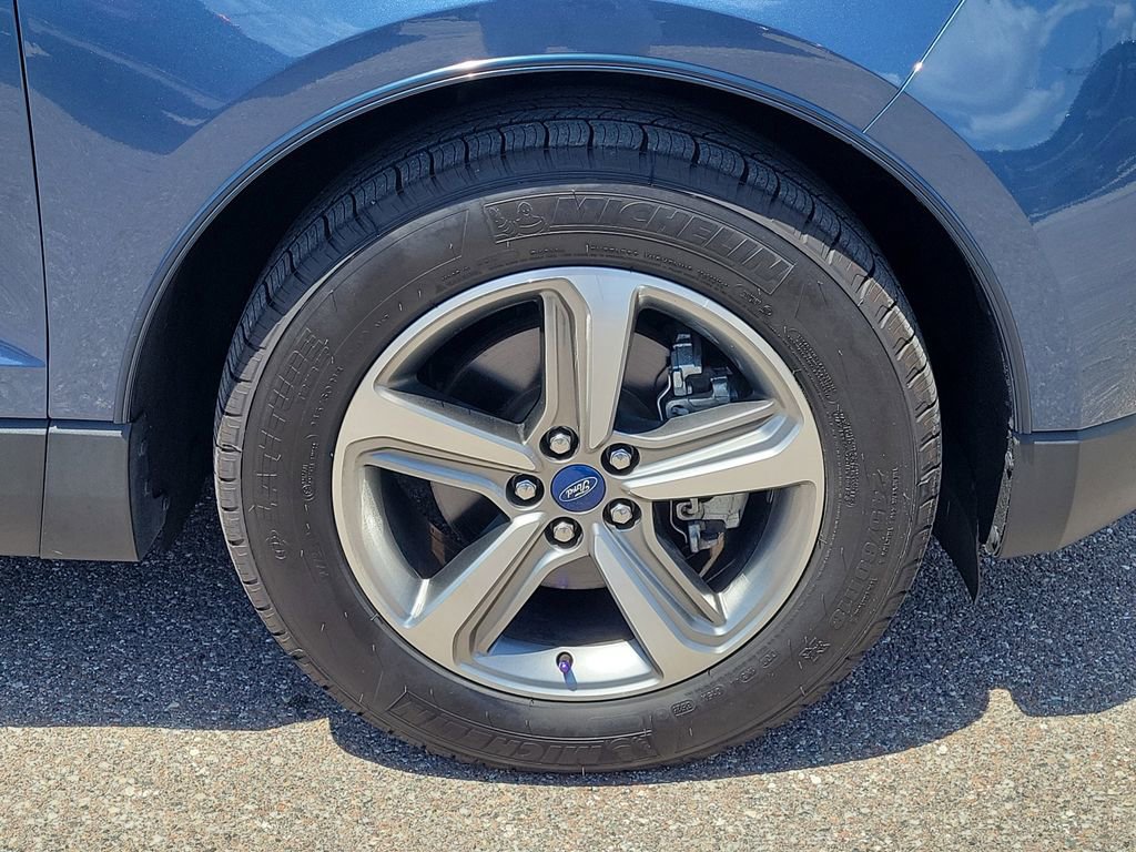 Certified 2019 Ford Edge SEL w/ Equipment Group 201A image 7