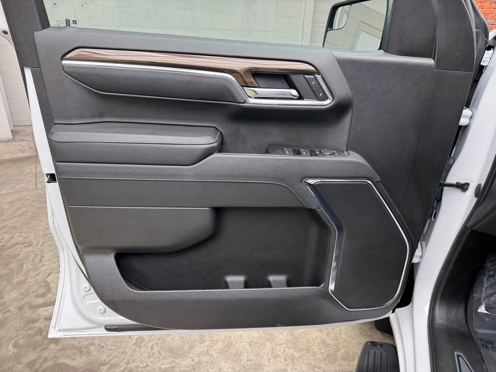 Used 2024 Chevrolet Silverado 1500 LT image 11