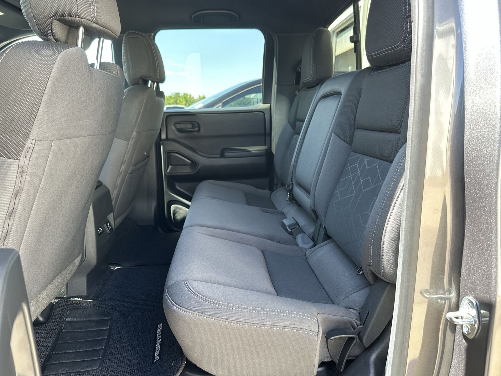Used 2026 Nissan Frontier SV w/ SV Convenience Package AWD/4WD image 25